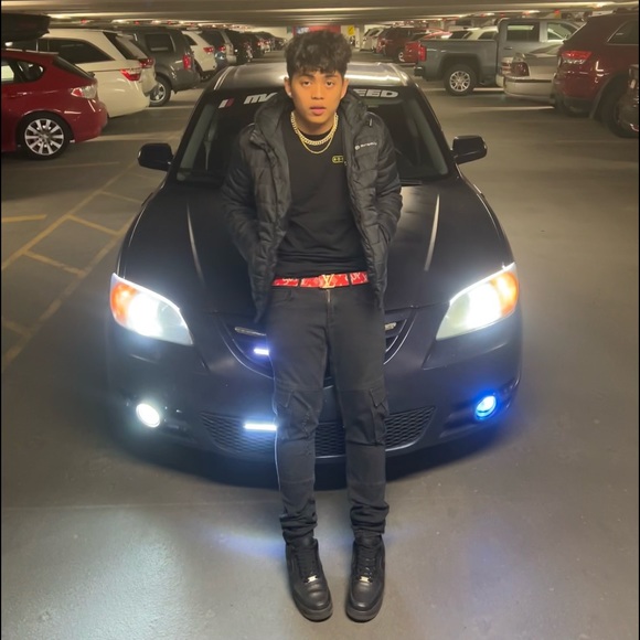 Meet your Posher, Izaak - Picture 1 of 1